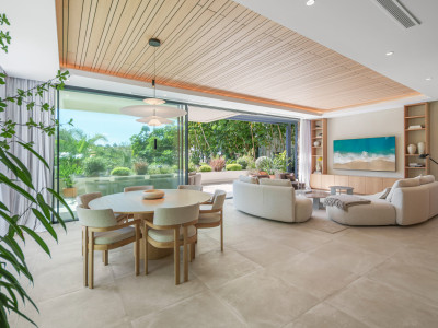 Villa zum Verkauf in El Campanario, Estepona