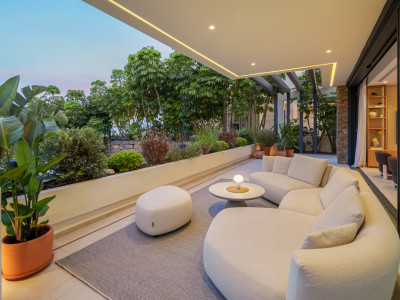 Villa zum Verkauf in El Campanario, Estepona