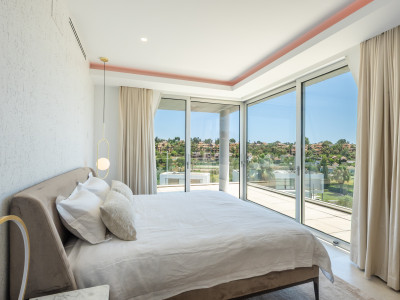 Villa zum Verkauf in El Campanario, Estepona