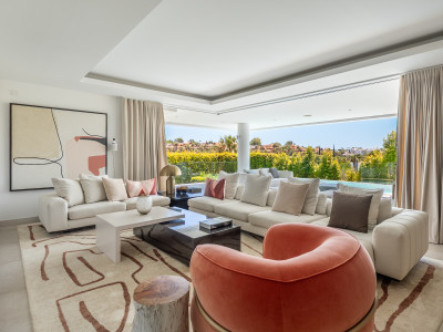 Villa zum Verkauf in El Campanario, Estepona