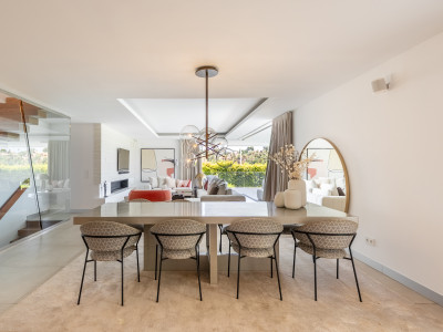 Villa zum Verkauf in El Campanario, Estepona