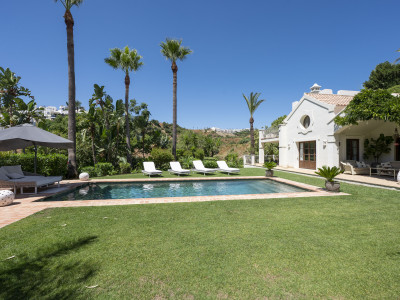 Villa zum Verkauf in La Resina Golf, Estepona