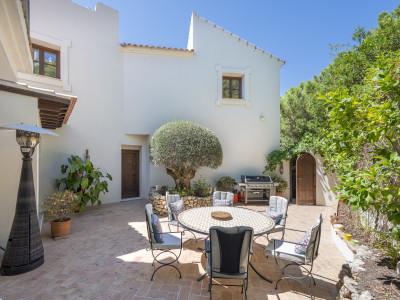 Villa zum Verkauf in La Resina Golf, Estepona