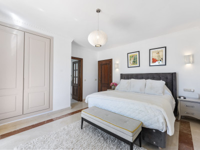 Villa zum Verkauf in La Resina Golf, Estepona