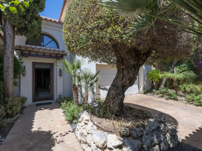 Villa zum Verkauf in La Resina Golf, Estepona