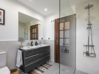 Villa zum Verkauf in La Resina Golf, Estepona