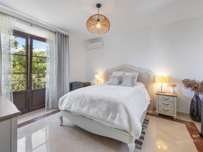 Villa zum Verkauf in La Resina Golf, Estepona