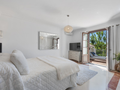 Villa zum Verkauf in La Resina Golf, Estepona