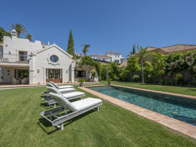 Villa zum Verkauf in La Resina Golf, Estepona