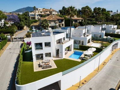 Villa zum Verkauf in Atalaya Fairways, Benahavis