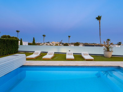 Villa zum Verkauf in Atalaya Fairways, Benahavis