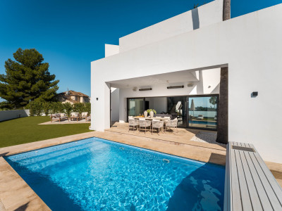 Villa zum Verkauf in Atalaya Fairways, Benahavis