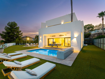 Villa zum Verkauf in Atalaya Fairways, Benahavis