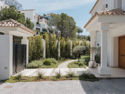 Вилла в продаже в Los Arqueros, Бенахавис