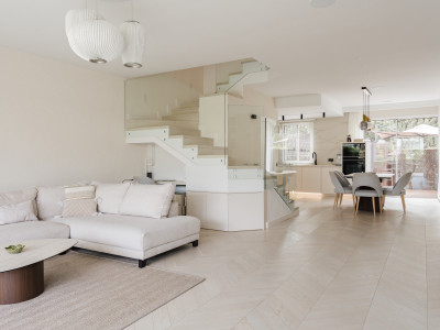 Maison de Ville à vendre à El Paraiso, Estepona