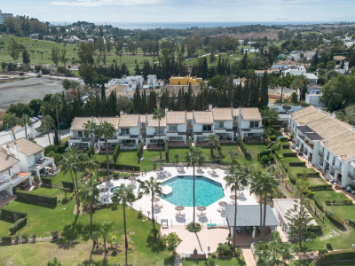 Maison de Ville à vendre à El Paraiso, Estepona