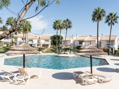 Maison de Ville à vendre à El Paraiso, Estepona
