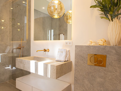 Penthouse for sale in Nueva Andalucia