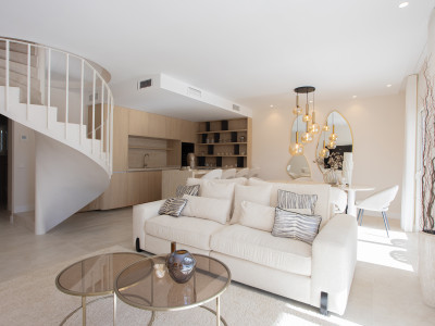 Penthouse for sale in Nueva Andalucia