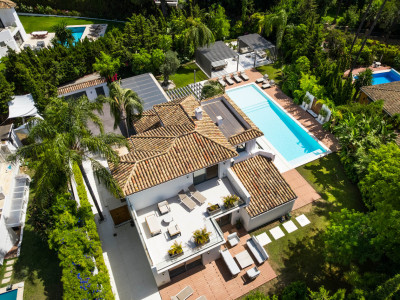 Villa for sale in Nueva Andalucia