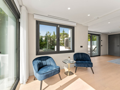 Villa for sale in Nueva Andalucia