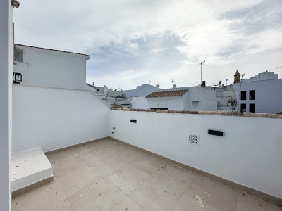 Town House for sale in Estepona