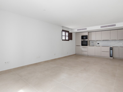 Town House for sale in Estepona
