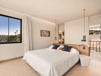Villa zum Verkauf in Los Naranjos, Nueva Andalucia