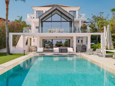 Villa zum Verkauf in Los Naranjos, Nueva Andalucia