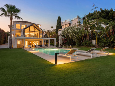 Villa zum Verkauf in Los Naranjos, Nueva Andalucia