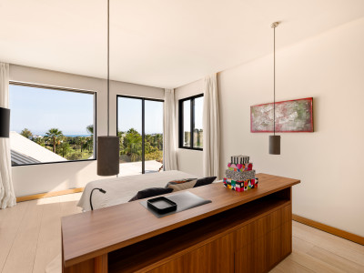 Villa zum Verkauf in Los Naranjos, Nueva Andalucia