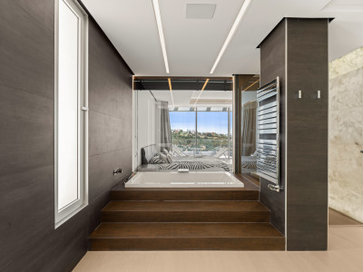 Villa zum Verkauf in Los Arqueros, Benahavis