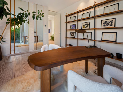 Villa for sale in El Herrojo, Benahavis