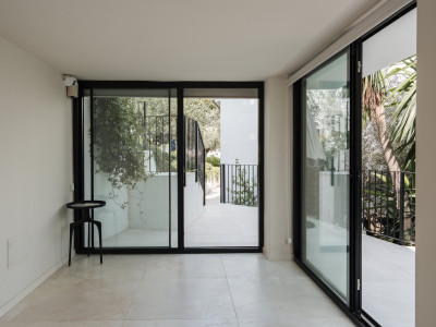 Villa en venta en El Madroñal, Benahavis