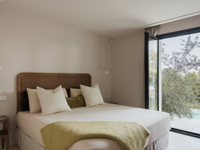 Villa en venta en El Madroñal, Benahavis