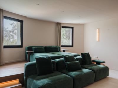 Villa en venta en El Madroñal, Benahavis