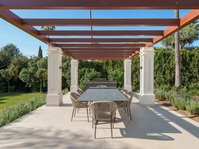 Villa zum Verkauf in Nueva Andalucia