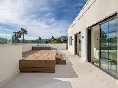 Villa zum Verkauf in Nueva Andalucia