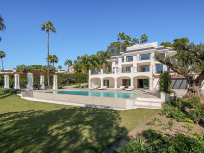 Villa zum Verkauf in Nueva Andalucia