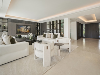 Villa zum Verkauf in Nueva Andalucia
