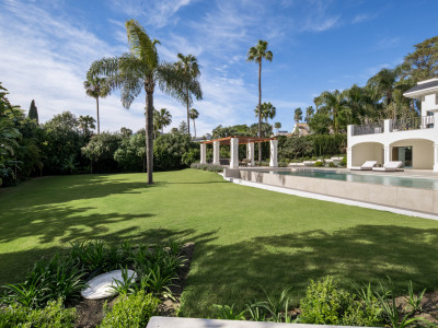 Villa zum Verkauf in Nueva Andalucia