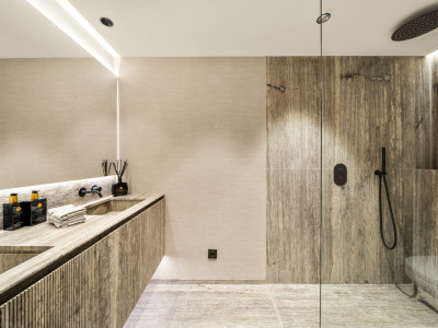 Apartamento en venta en Monte Halcones, Benahavis
