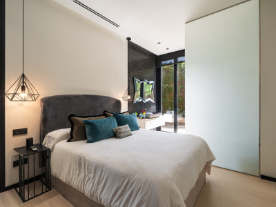 Villa zum Verkauf in Nueva Andalucia