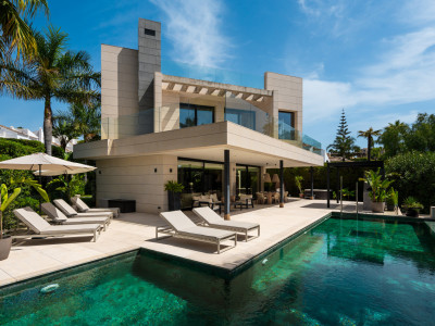 Villa zum Verkauf in Nueva Andalucia