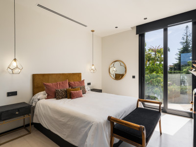 Villa zum Verkauf in Nueva Andalucia