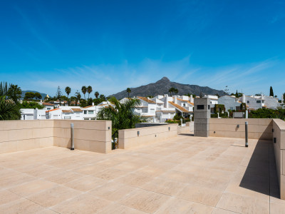 Villa zum Verkauf in Nueva Andalucia