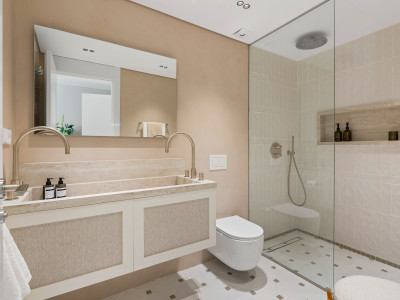 Apartamento en venta en La Quinta, Benahavis