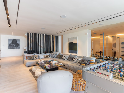 Villa for sale in La Mairena, Marbella East