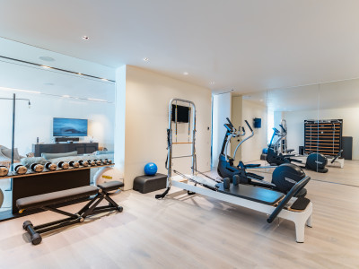 Villa for sale in La Mairena, Marbella East