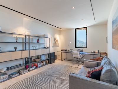 Villa for sale in La Mairena, Marbella East